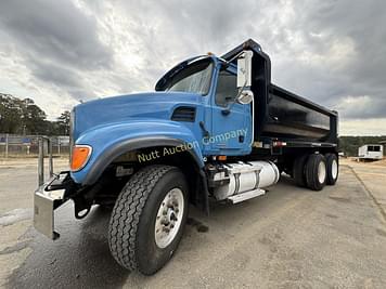 Main image Mack CV713