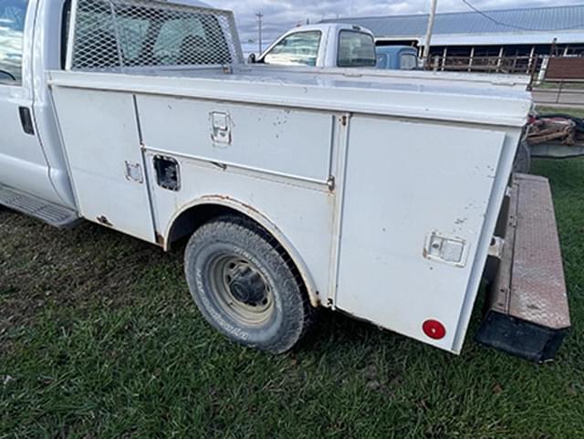 Image of Ford F-250 equipment image 4