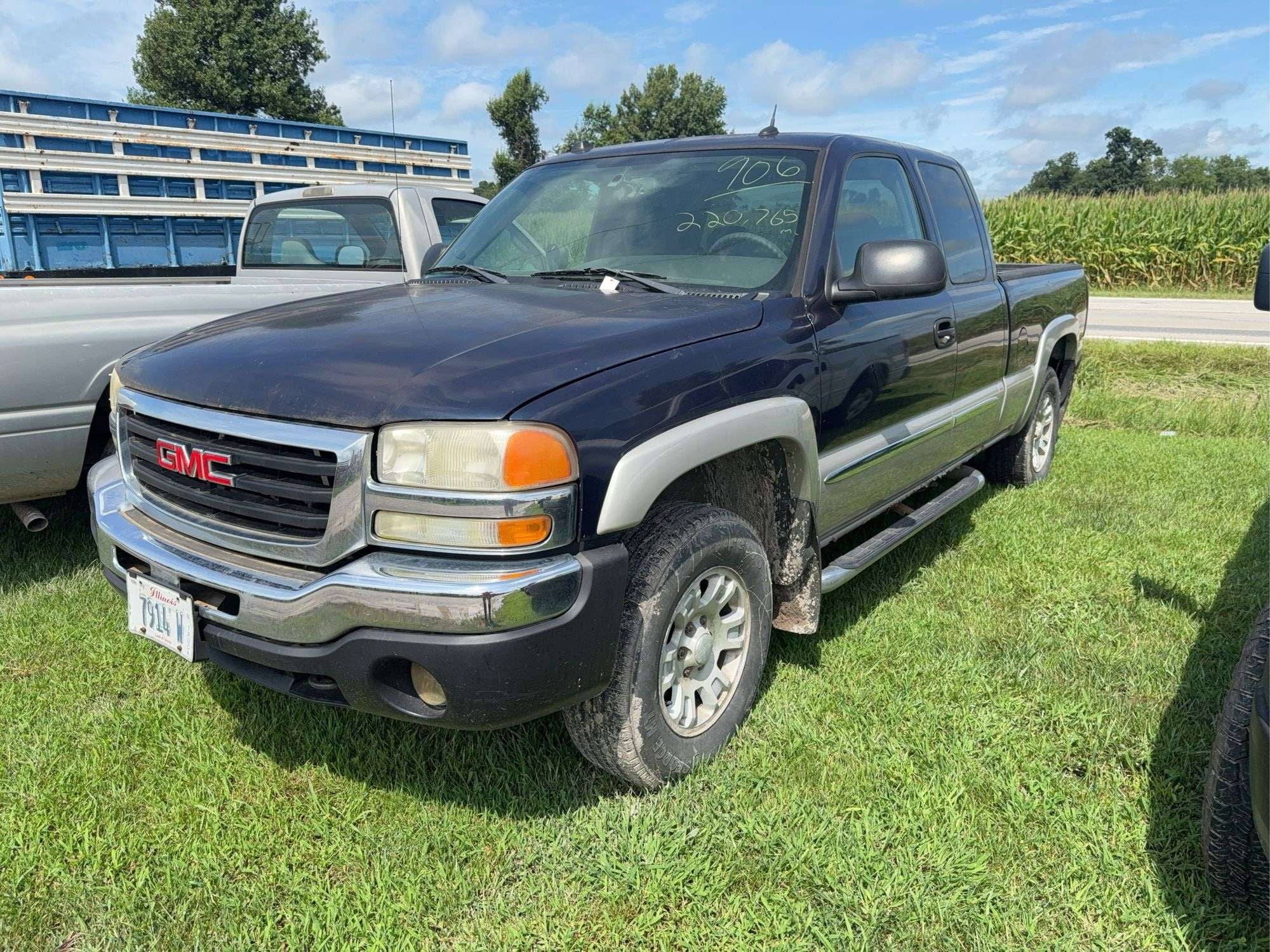 2005 GMC 1500 Equipment Image0