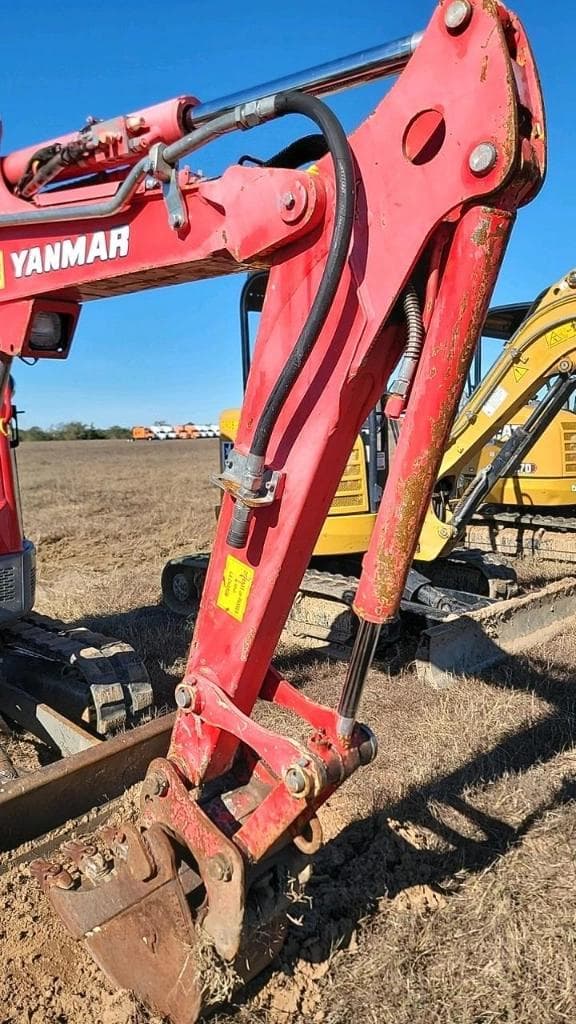 Image of Yanmar VIO25 equipment image 4