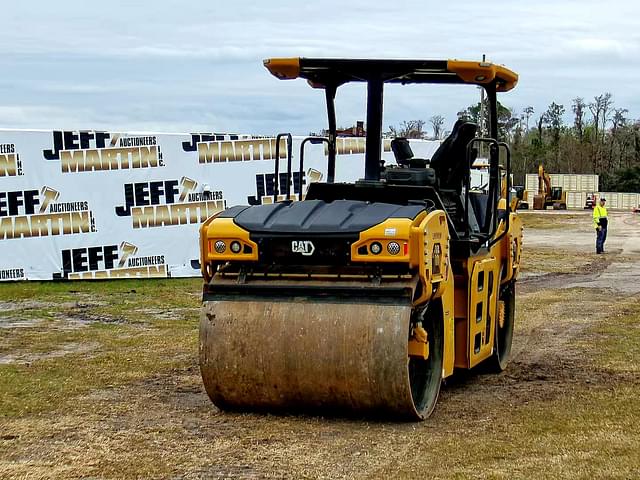 Image of Caterpillar CB10 equipment image 1