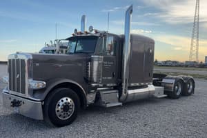 2015 Peterbilt 389 Image