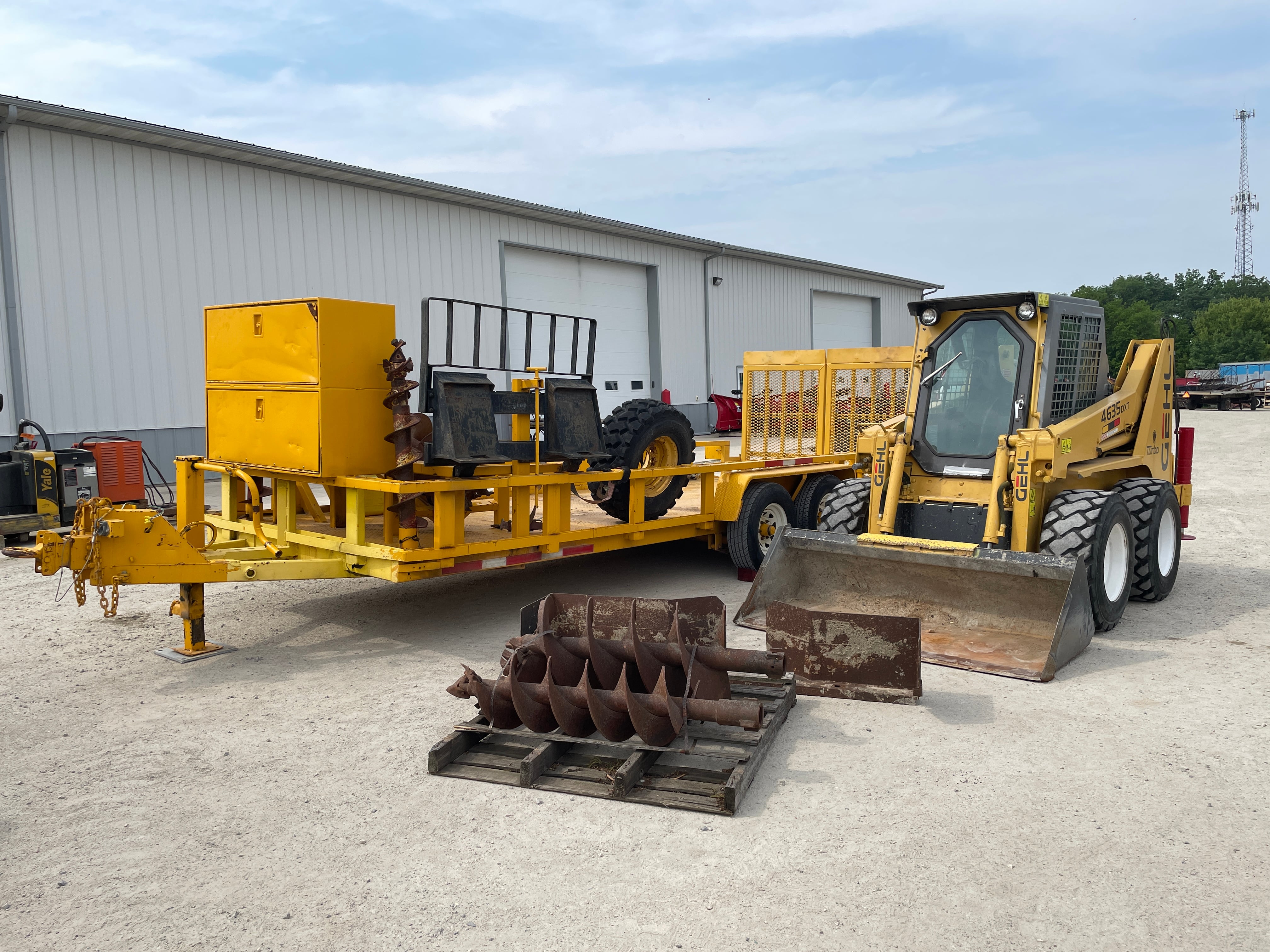 SOLD - Gehl 4835 DXT Lot No. 5067 Construction with 2,899 Hrs | Tractor ...