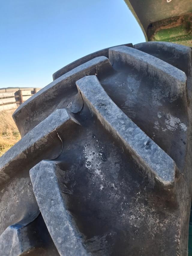 Image of John Deere 4640 equipment image 4