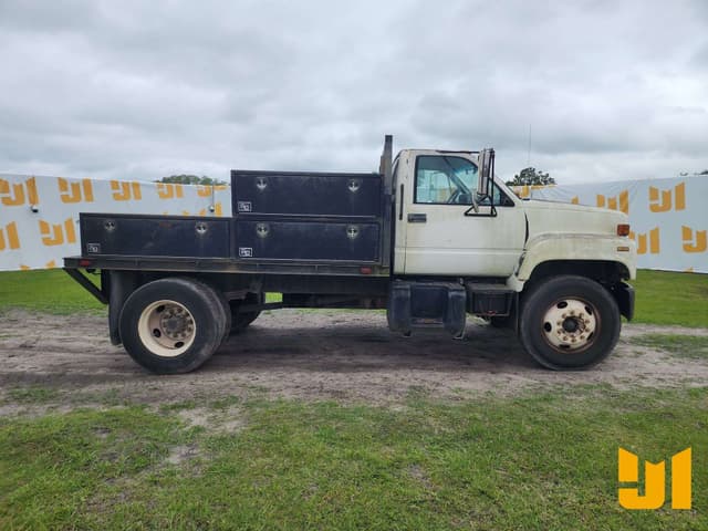 Image of GMC C6500 equipment image 3