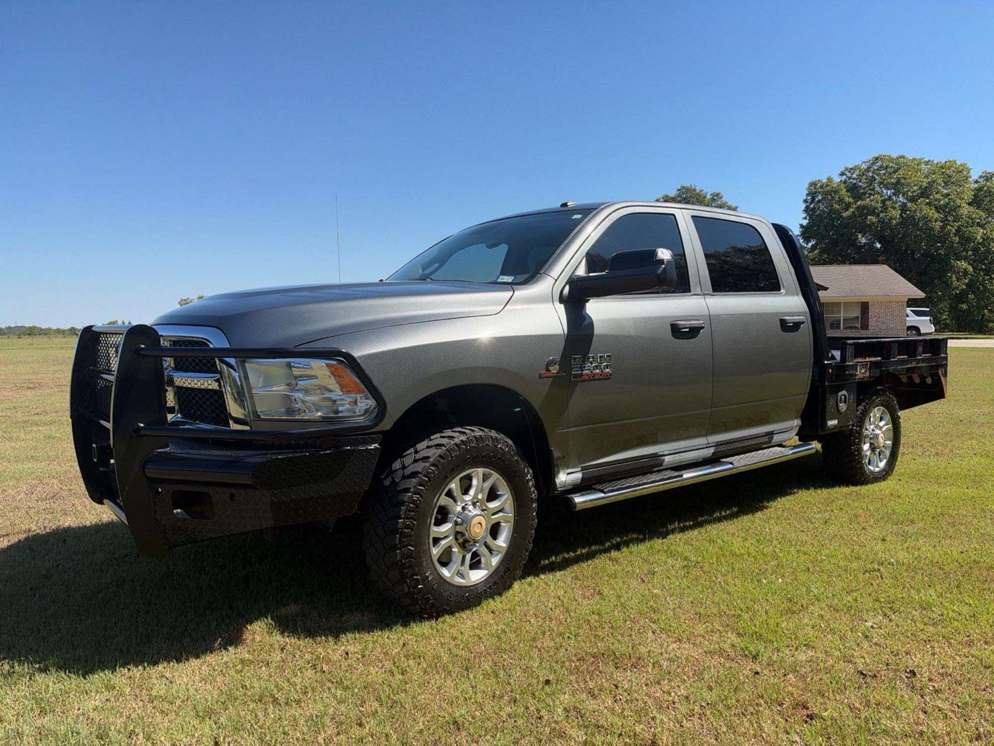 2013 Dodge Ram 2500 Equipment Image0