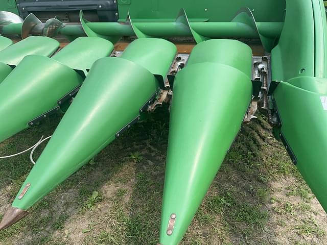 Image of John Deere 608C equipment image 4