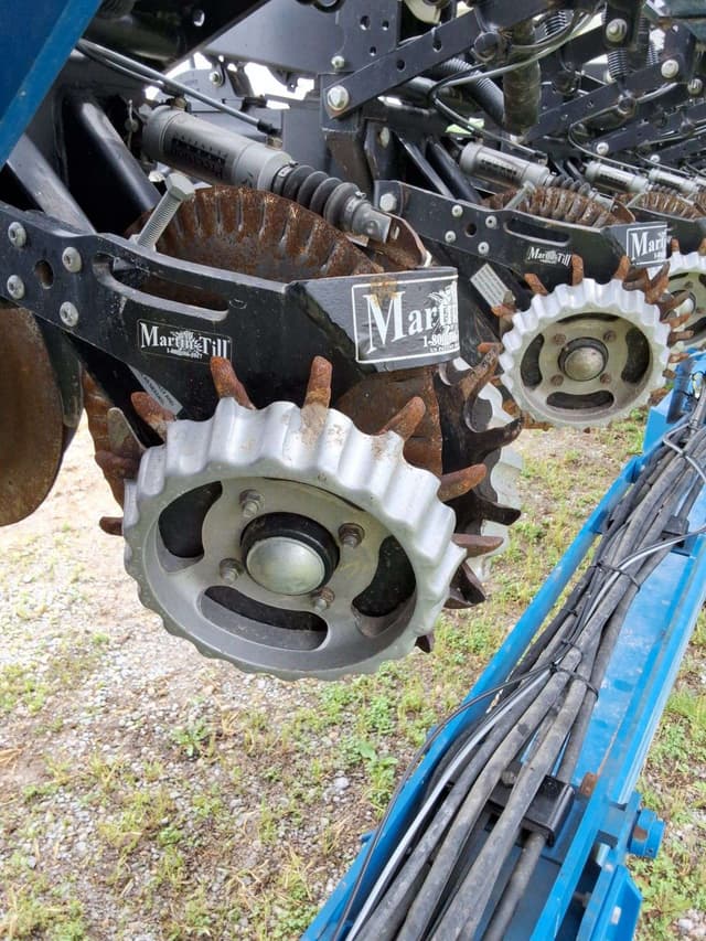 Image of Kinze 3600 equipment image 4