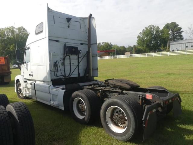 Image of Volvo VNL equipment image 3