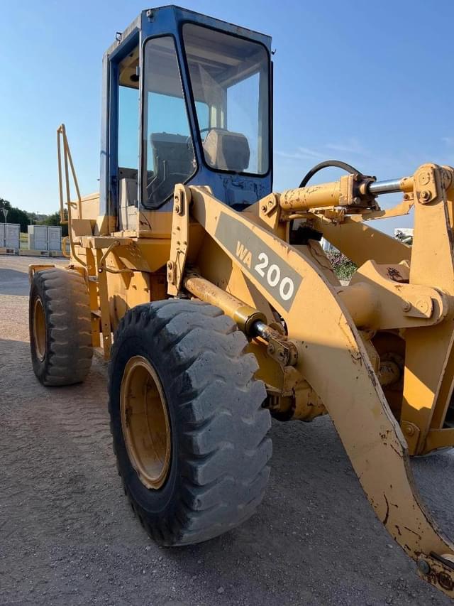 Image of Komatsu WA200 equipment image 1