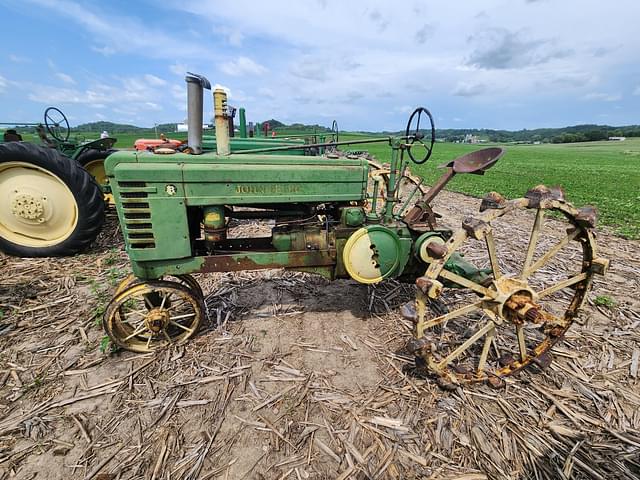 Image of John Deere B equipment image 1
