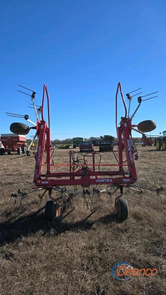 Image of Farm King G4V-570PTH equipment image 2