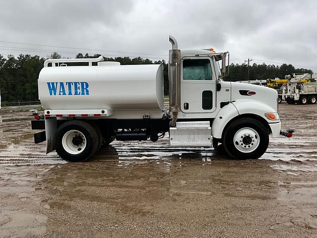 Image of Peterbilt 352 equipment image 3