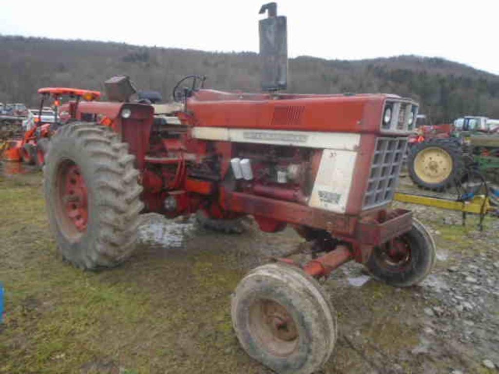 Main image International Harvester 766