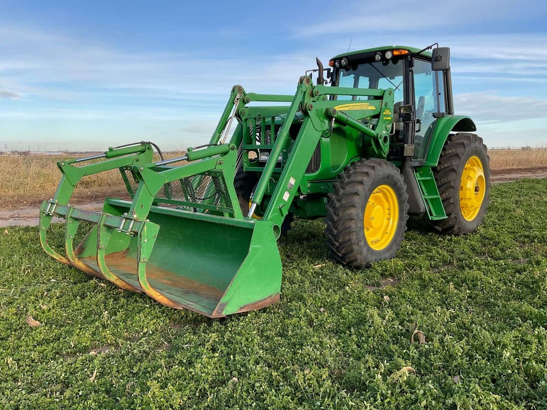 Image of John Deere 7420 Primary image