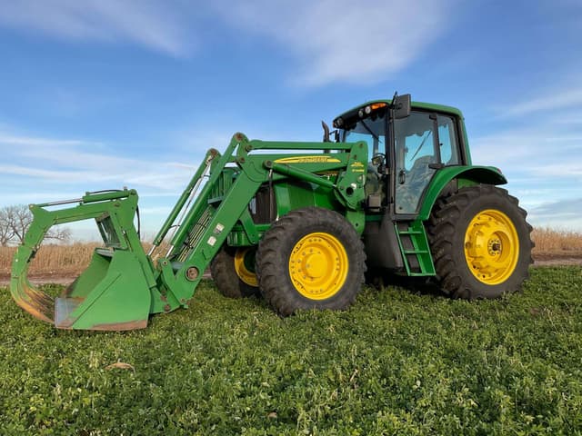 Image of John Deere 7420 equipment image 3