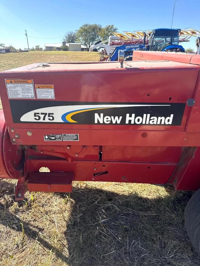 Image of New Holland 575 equipment image 3