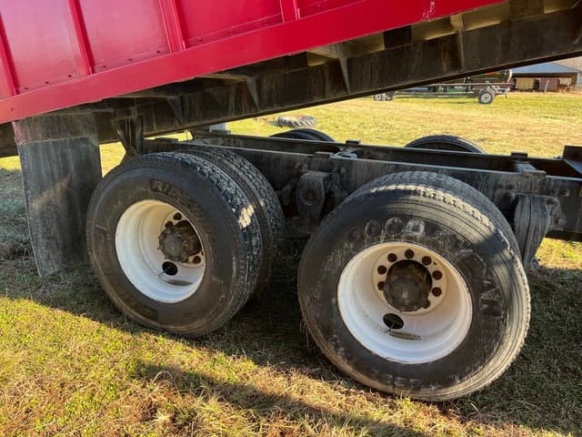 Image of Freightliner M2 equipment image 4