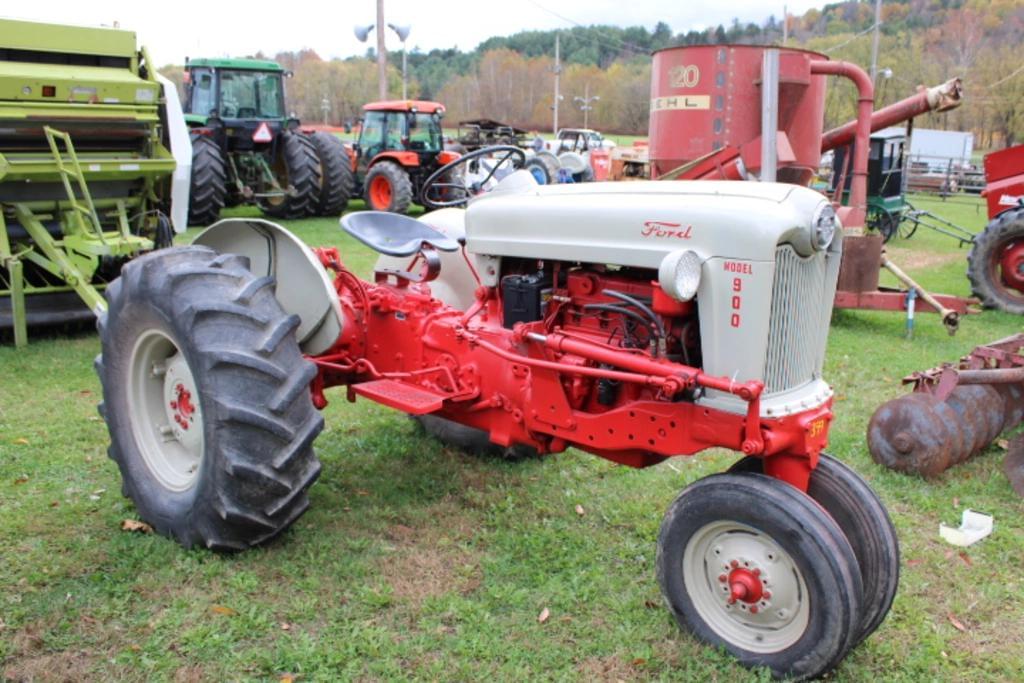 Image of Ford 900 Primary image