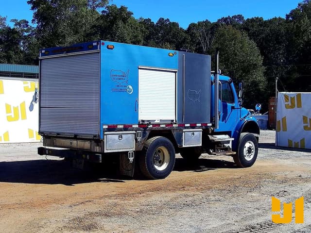 Image of Freightliner M2 equipment image 4