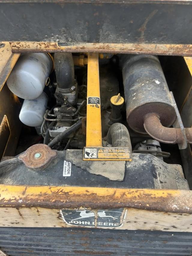 Image of John Deere 675 equipment image 3
