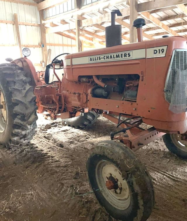 Image of Allis Chalmers D19 equipment image 2