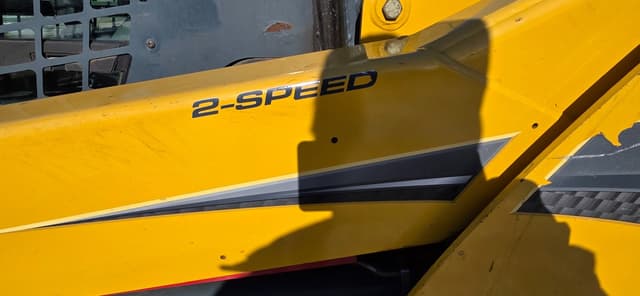 Image of Gehl R260 equipment image 4