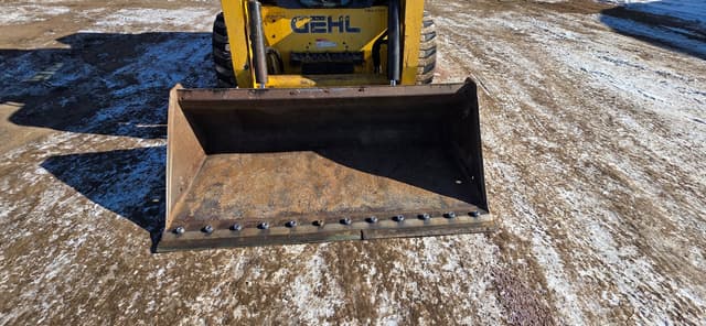 Image of Gehl R260 equipment image 2