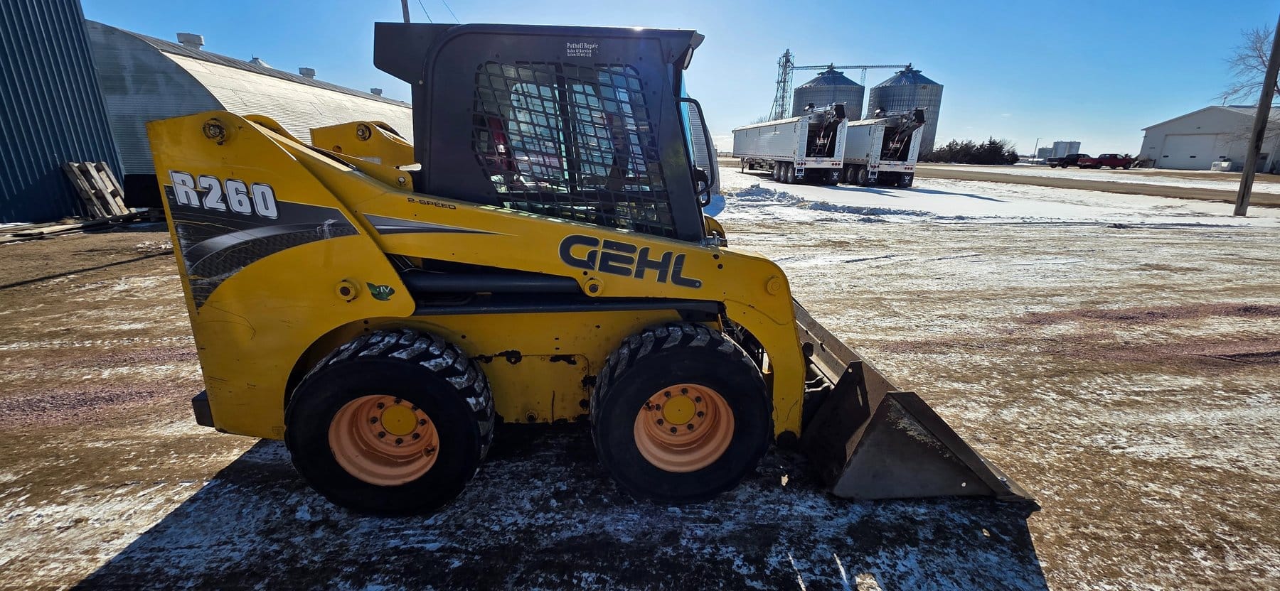 2015 Gehl R260 Equipment Image0