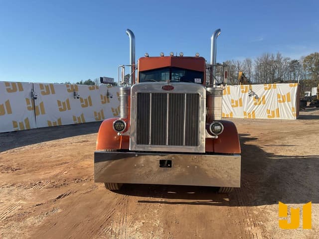 Image of Peterbilt 379 equipment image 1