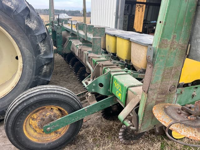 Image of John Deere 7100 equipment image 2