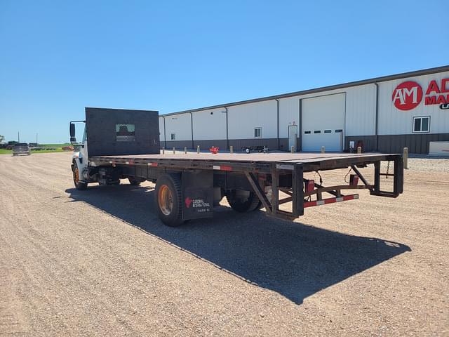 Image of International 4000 equipment image 3