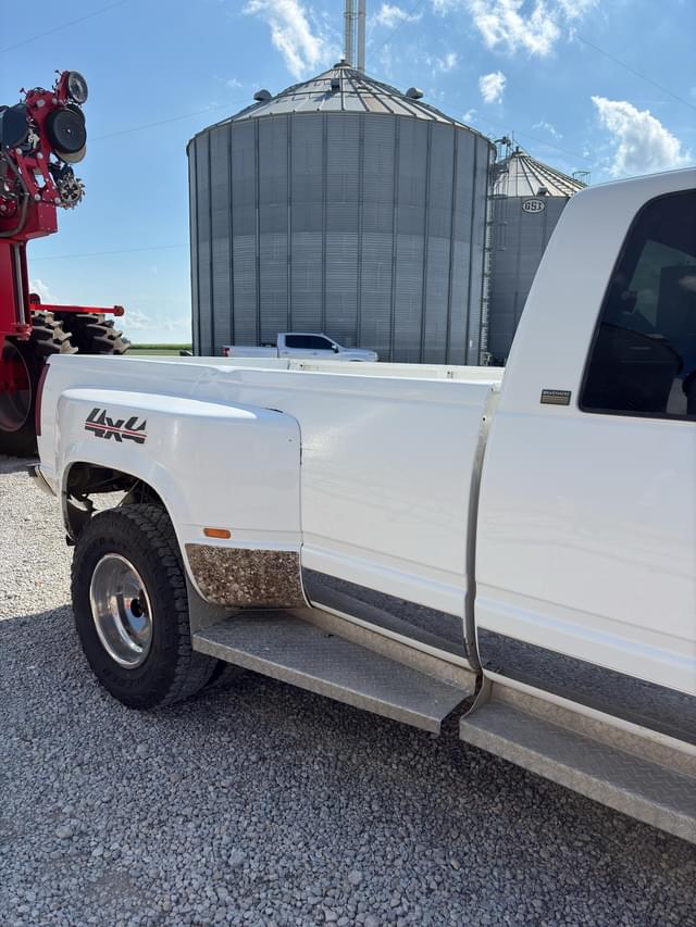 Image of Chevrolet 3500HD equipment image 4