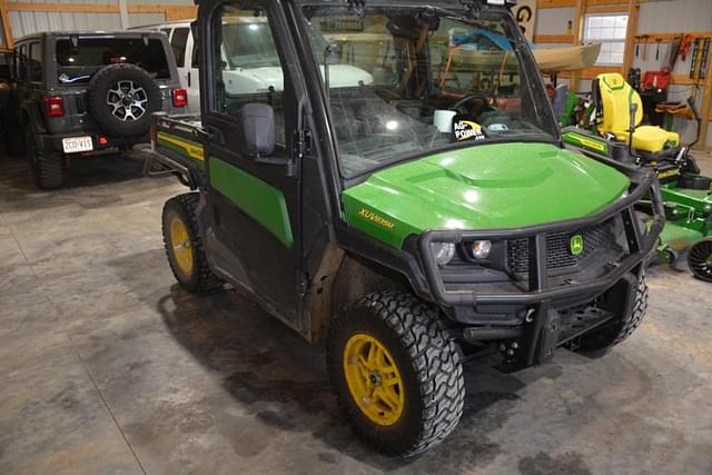 Image of John Deere XUV 835M equipment image 1