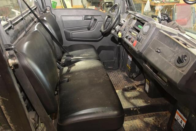 Image of John Deere XUV 835M equipment image 3