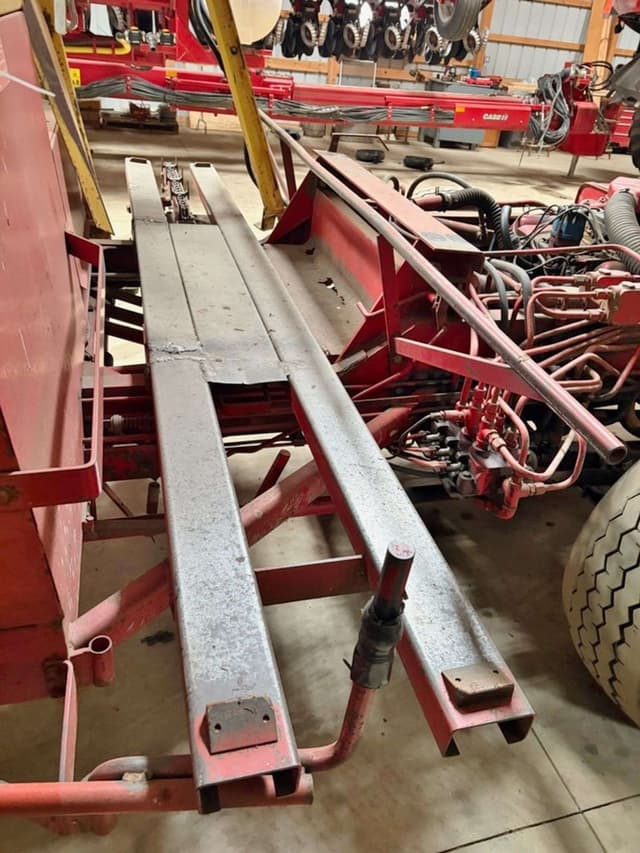 Image of New Holland 1049 equipment image 2