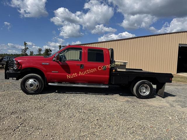 Image of Ford F-350 equipment image 1