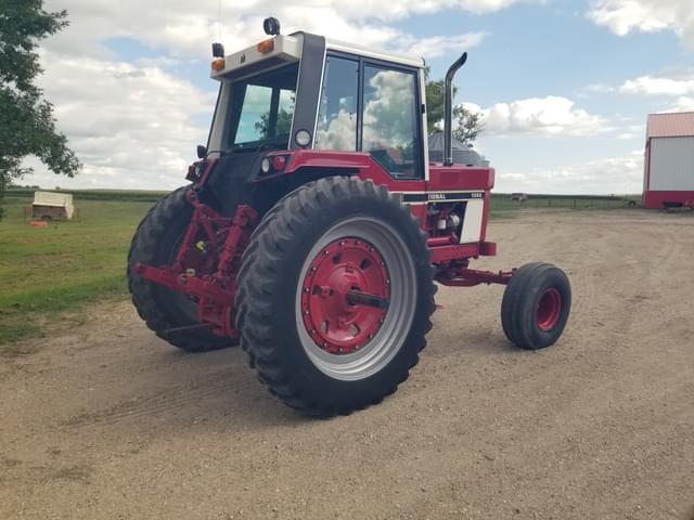 Image of International Harvester 1086 equipment image 2