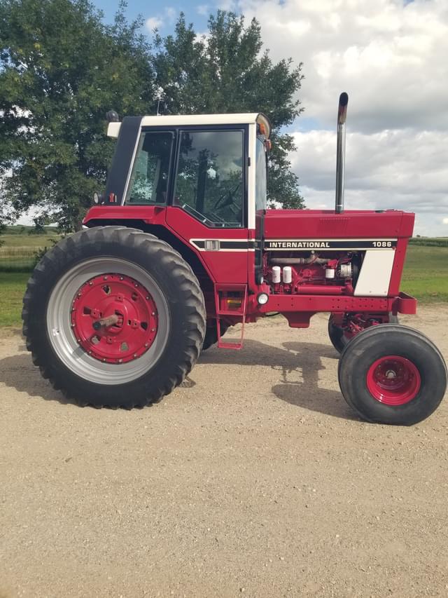 Image of International Harvester 1086 equipment image 3