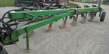 Main image John Deere 2810