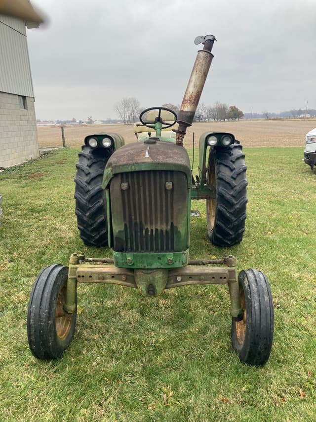 Image of John Deere 2010 equipment image 3