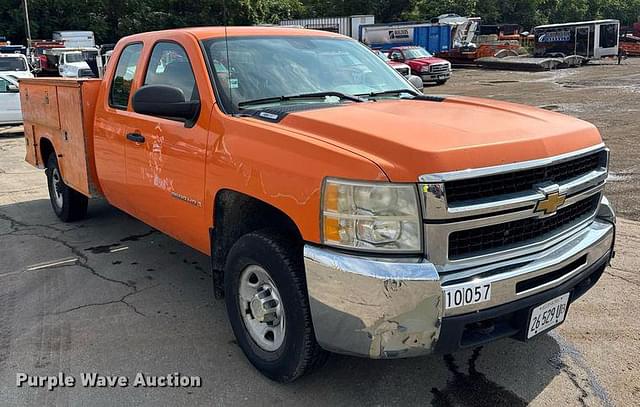 Image of Chevrolet 2500HD equipment image 2