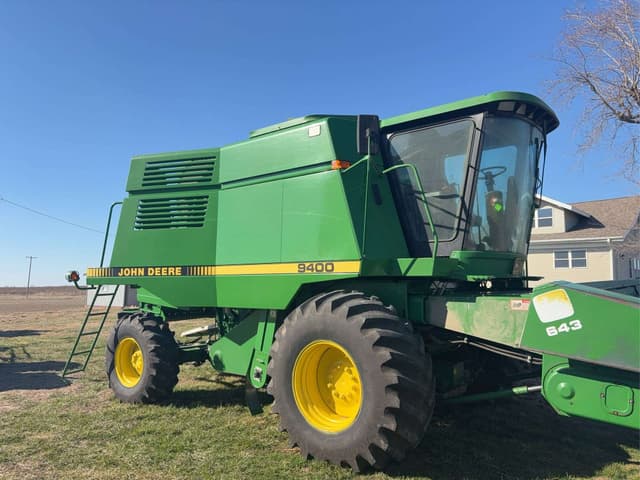 Image of John Deere 9400 equipment image 1