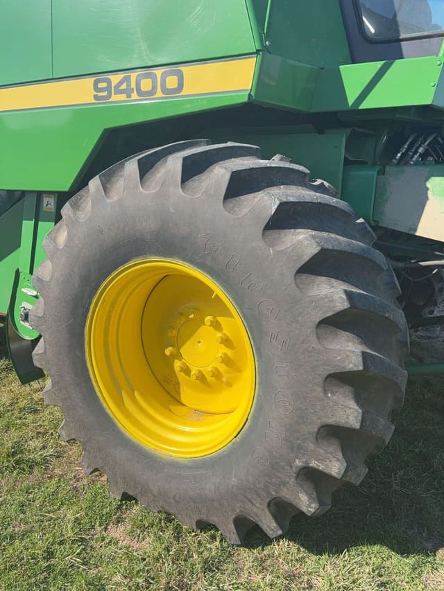 Image of John Deere 9400 equipment image 2