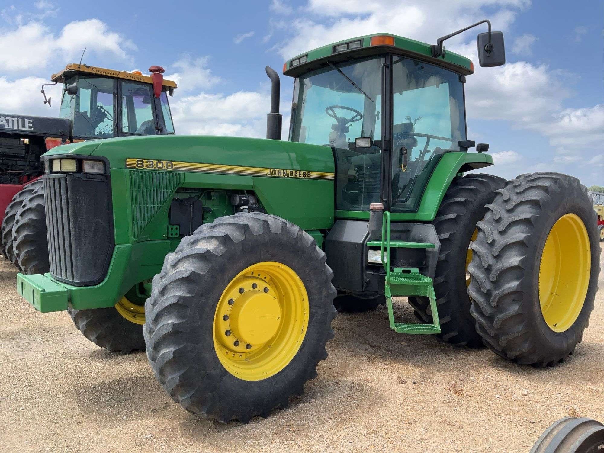 1996 John Deere 8300 Equipment Image0