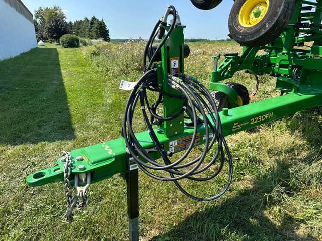Image of John Deere 2230FH equipment image 1
