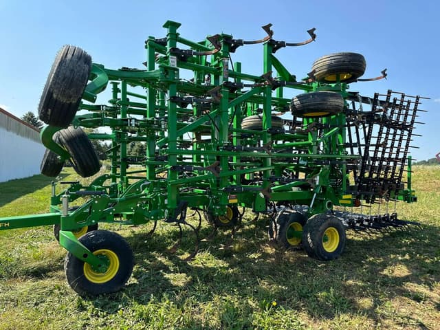 Image of John Deere 2230FH equipment image 2