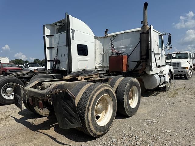 Image of White GMC equipment image 3