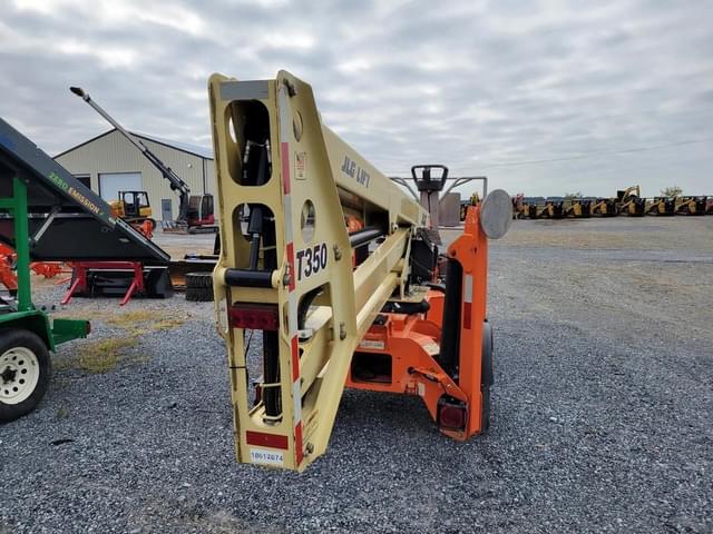 Image of JLG T350 equipment image 2