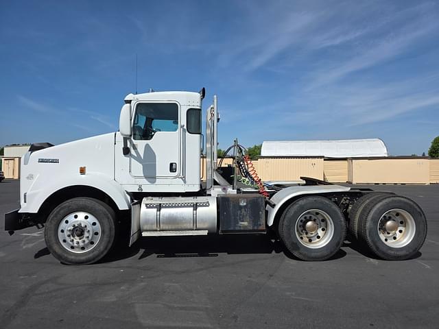 Image of Kenworth T800 equipment image 4